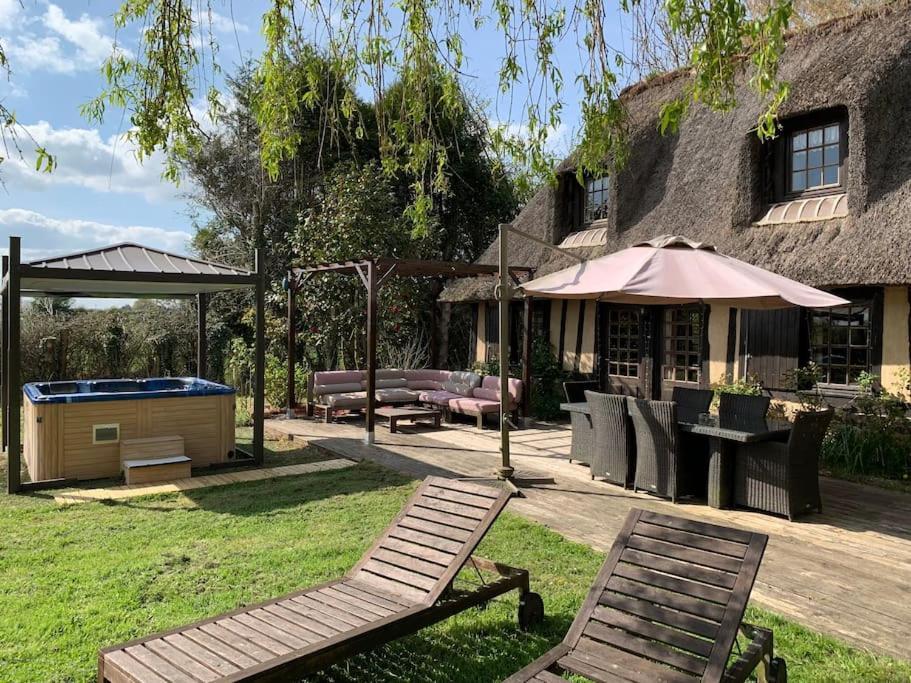 Chaumiere Familiale Weekend & Vacances Paisible Saint-Philbert-sur-Risle ภายนอก รูปภาพ